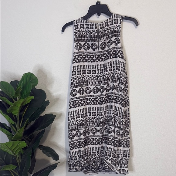 Tommy Bahama size small Brown and White Patterned Sleeveless linen Dress - Picture 5 of 5